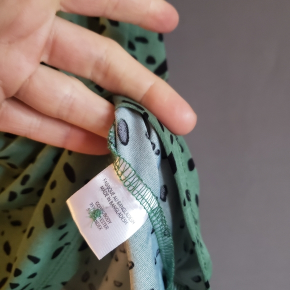 Lily Morgan, size XL, green print T. Light and airy. Cute print. - Picture 4 of 5